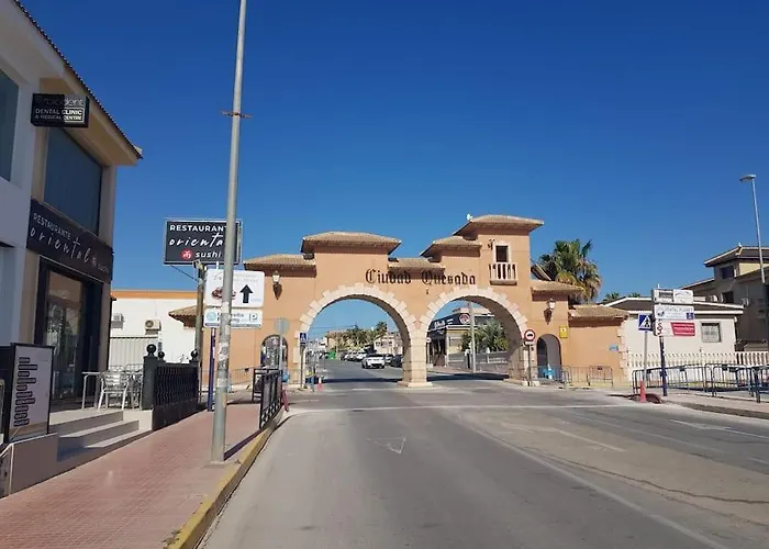 Detached Ciudad Quesada, Fully Ac, Pool * 克萨达城